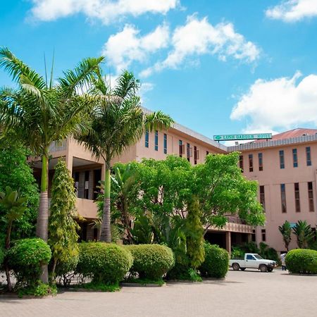 Lush Garden Hotel Arusha Bagian luar foto