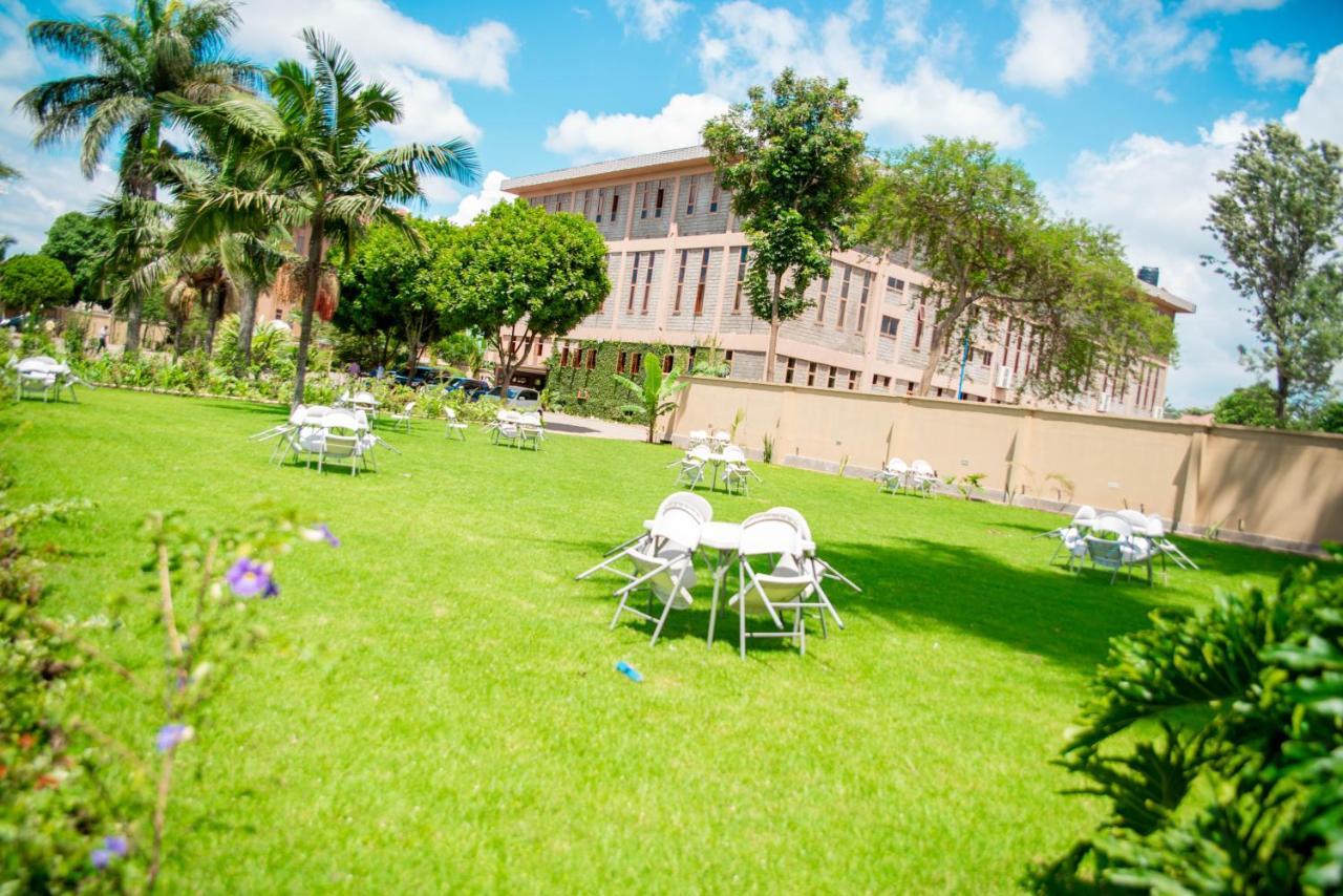 Lush Garden Hotel Arusha Bagian luar foto