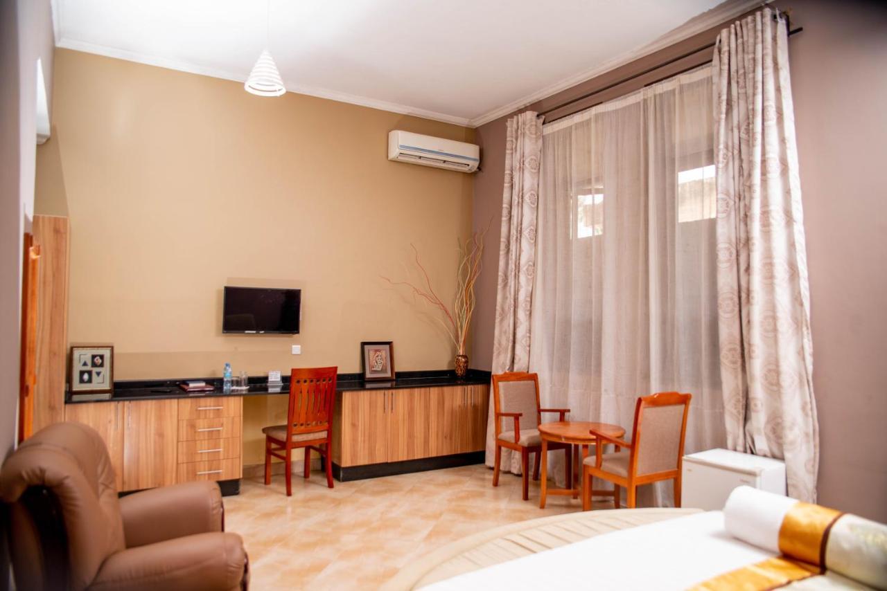 Lush Garden Hotel Arusha Bagian luar foto