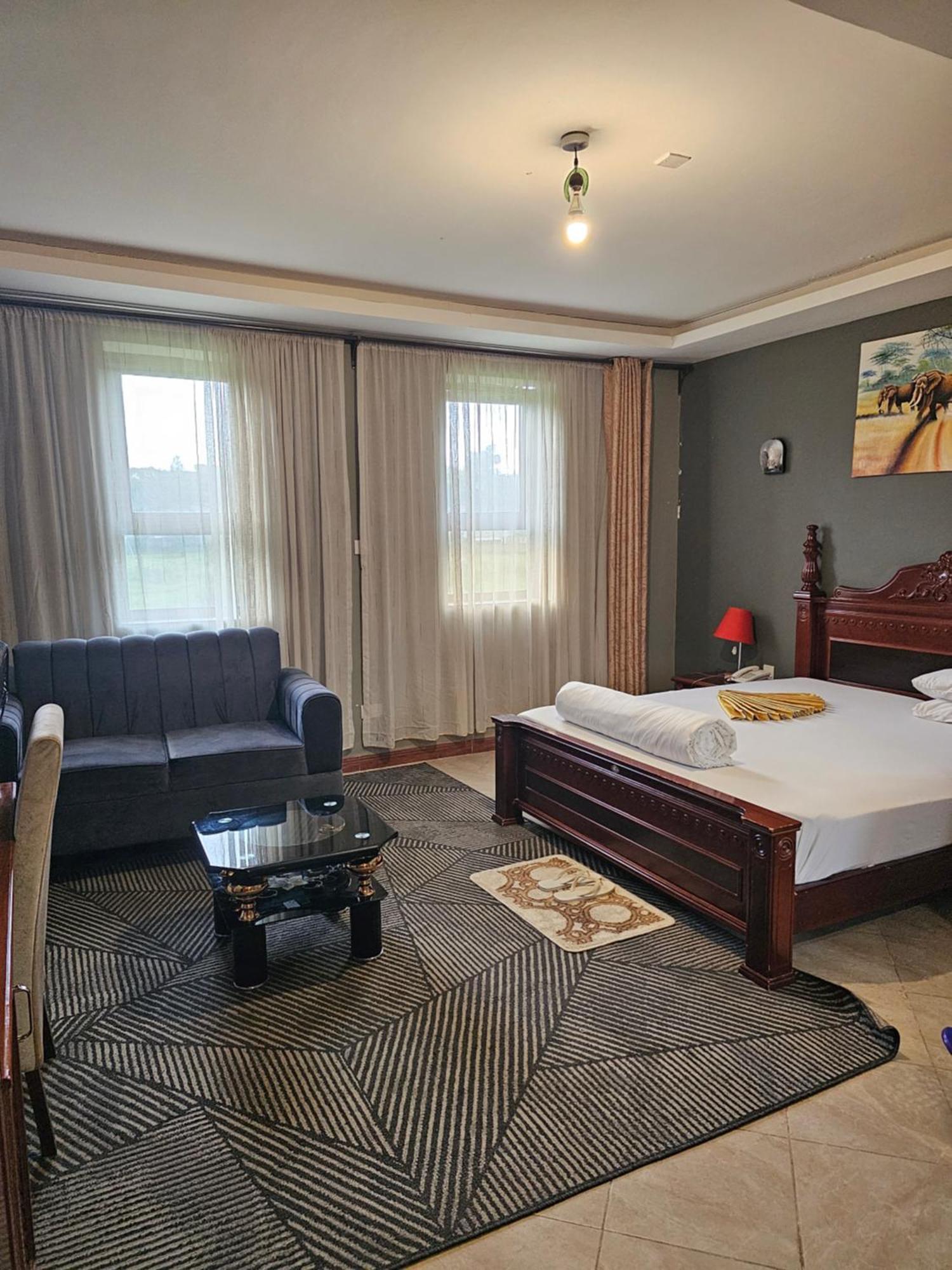 Lush Garden Hotel Arusha Bagian luar foto