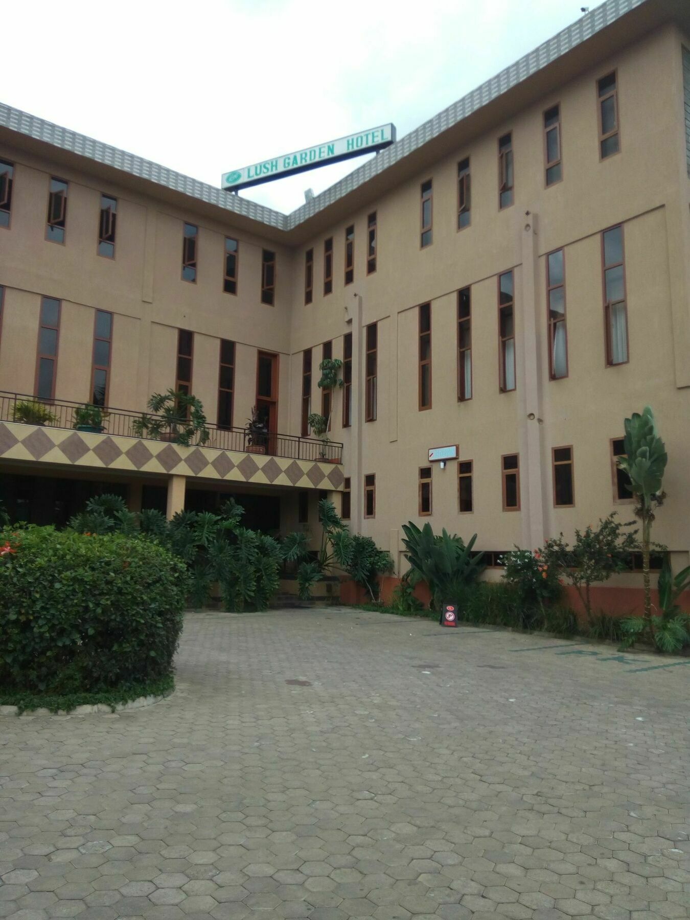 Lush Garden Hotel Arusha Bagian luar foto